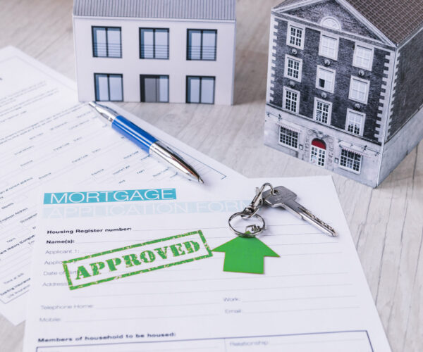 new-house-keys-composition-with-papers